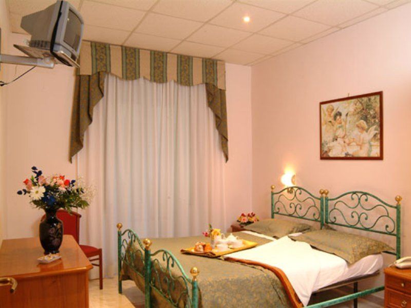 Hotel Oriente Rome Exterior photo